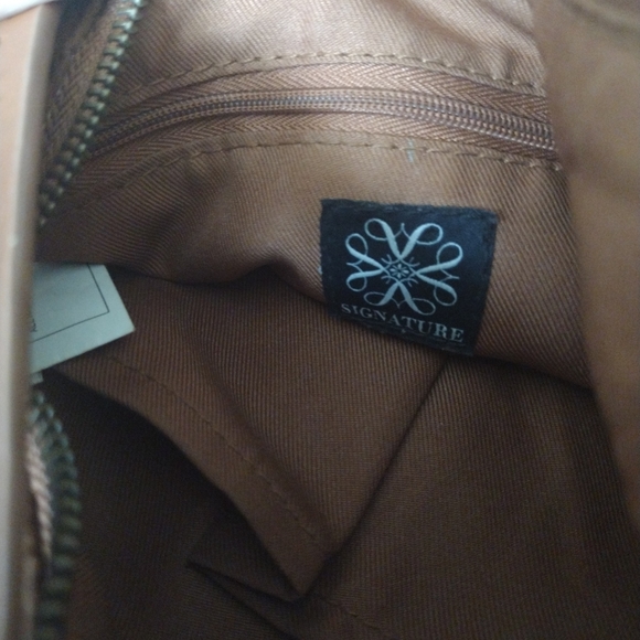 Faux Suede Olivia James Shoe size 9 and hobo bag by Signature - Picture 9 of 9